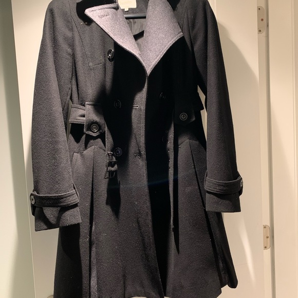 Black coat - Picture 2 of 3